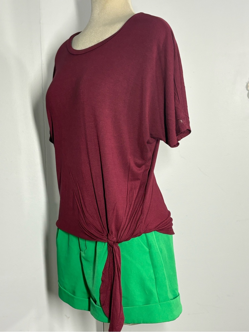 Women’s Burgundy Short-Sleeve Tie-Front Tee